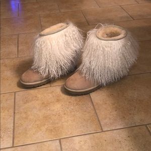 UGG boot with fur